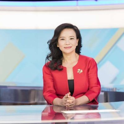 Após mil dias presa na China, família pede liberdade de âncora de TV australiana