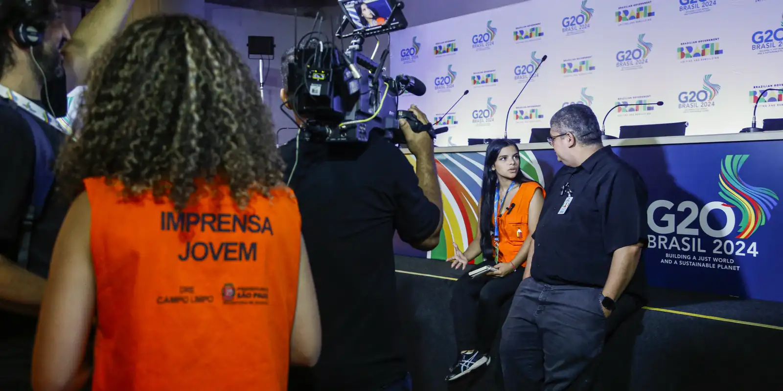 Estudantes de escolas públicas fazem cobertura jornalística do G20
