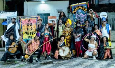 Oficina de Percussão, Narcizinho, Gereba e a intervenção cênica “O museu é a rua” de A Pombagem ocuparam os largos do Pelô nesta quarta-feira (28) | SECOM