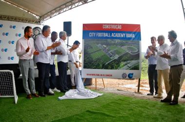Com presença do governador, City Football Gruop inicia obras no maior CT da América Latina | SECOM
