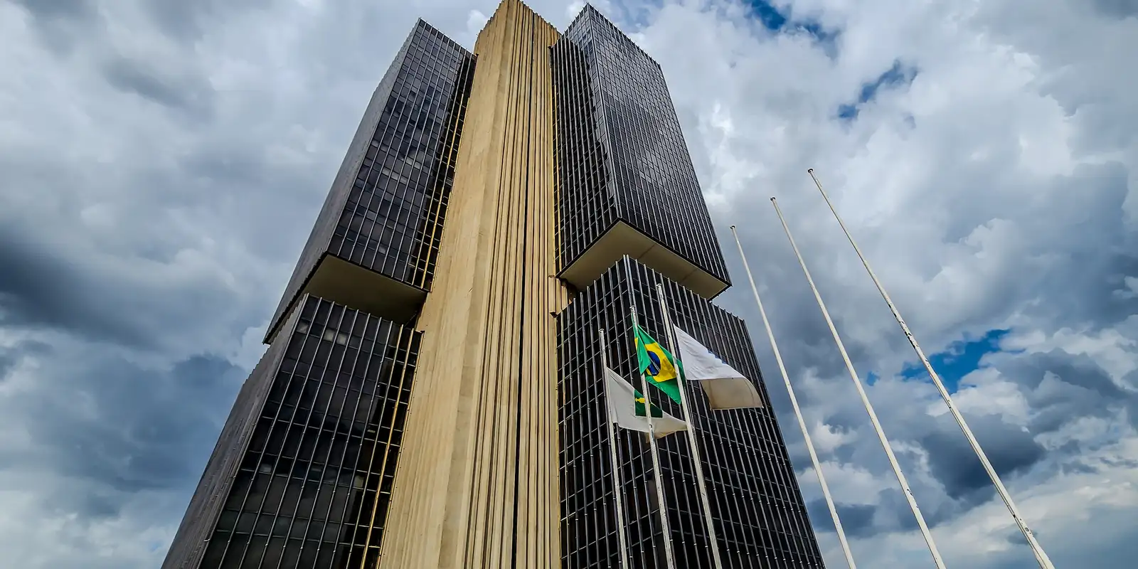 Contas externas têm saldo negativo menor em janeiro de 2026