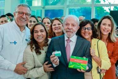 Bahia marca presença em visita de Lula e Padilha à fábrica de produção de medicamentos oncológicos | SECOM