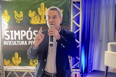 Seagri apresenta liderança da Bahia na avicultura durante simpósio em Feira de Santana | SECOM