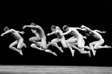 Balé Teatro Castro Alves lança convocatória pública para pesquisar memórias dos 45 anos da companhia | SECOM