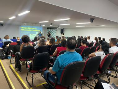 Encontro formativo fortalece educação bilíngue para surdos na Rede Estadual da Bahia | SECOM