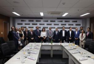 Governador discute avanços dos investimentos em sustentabilidade na Bahia com embaixador dos Emirados Árabes | SECOM