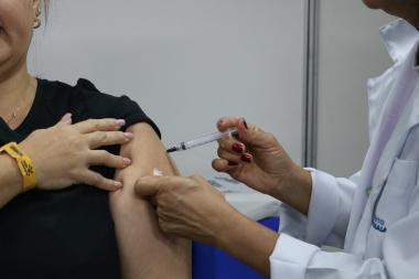 Vacinação reforça cuidado materno durante lançamento da Maternidade de Lauro de Freitas | SECOM