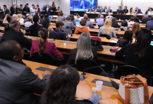 CCJ da Câmara adia análise da PEC da redução da maioridade penal