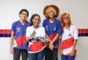 Estudantes criam carrinho de lego que faz limpeza autônoma de praias | SECOM