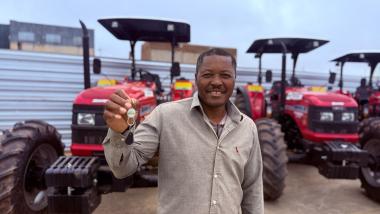 Governo do Estado entrega equipamentos e lança projeto para fortalecer agricultura familiar e abastecimento de água no Sudoeste baiano | SECOM