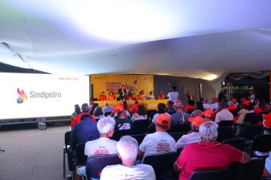 SDE reforça papel estratégico da indústria do petróleo durante Congresso dos Petroleiros da Bahia | SECOM