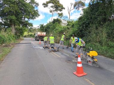 Seinfra realiza manutenção em rodovias baianas para os festejos juninos | SECOM