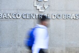 Juros das famílias seguem elevados e chegam a 64% ao ano, diz BC