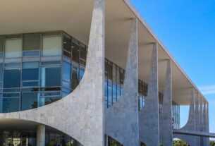 Brasil repudia revogação de visto de embaixadora nos EUA