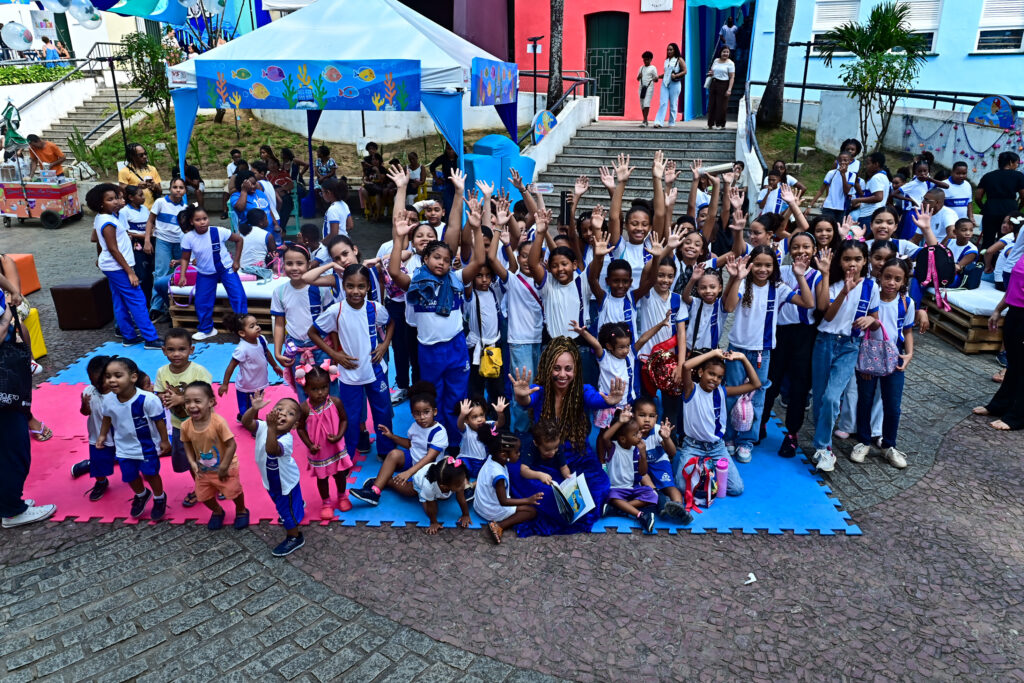 Mais de 160 alunos da rede municipal participam de atividades da Flipelô – Prefeitura Municipal de Salvador