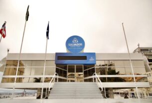 Prefeito participa de missa de encerramento da Festa de Santa Dulce e assina ordem de serviço para requalificação de praça