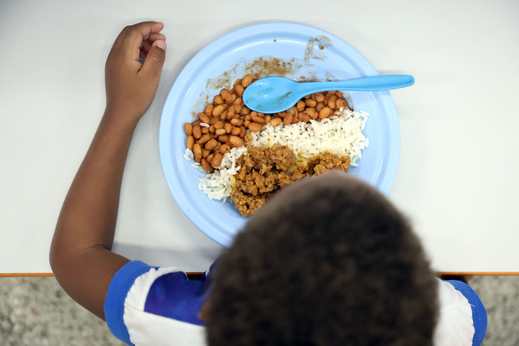 profissionais da Prefeitura de Salvador atuam da alimentação escolar à prevenção de doenças – Prefeitura Municipal de Salvador