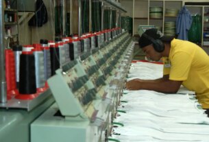 Economia recua 0,4% na passagem de junho para julho, estima FGV