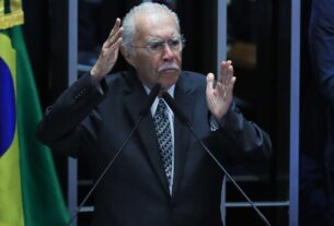 Ex-presidente José Sarney é internado com quadro de pneumonia