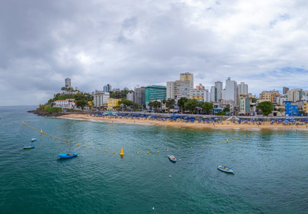 Instalação de boias para delimitação de área exclusiva para banhistas no Porto da Barra é concluída – Prefeitura Municipal de Salvador