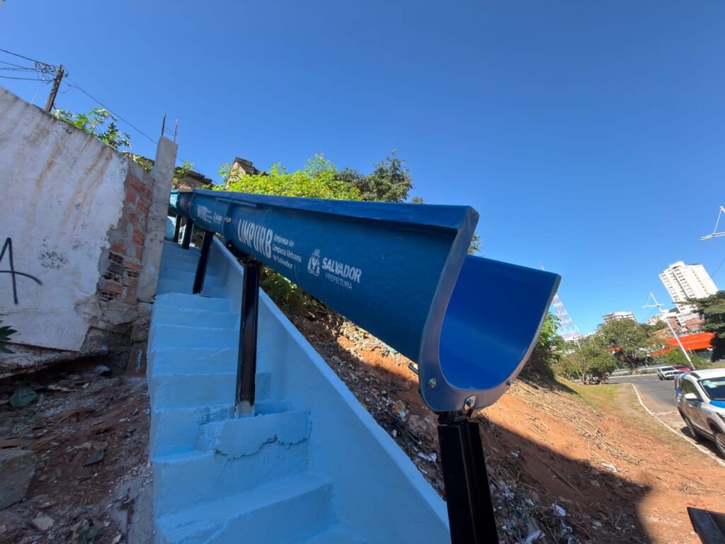Lixoduto de fibra de vidro que facilita descarte em encostas começa a ser testado em Salvador – Prefeitura Municipal de Salvador