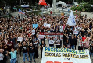 Professores de escolas particulares do Rio fazem greve de 24 horas