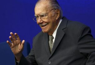 Sarney é internado no Sírio-Libanês para tratar pneumonia