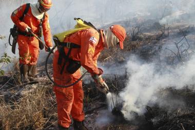 Bombeiros completam 100 dias de operação contra incêndios florestais com redução de 29% nos focos de calor | SECOM