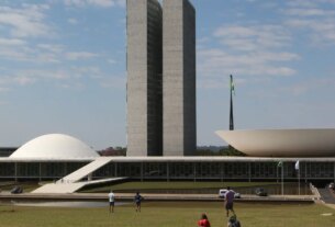 Calendário especial pode acelerar votação da PEC do fim da escala 6x1