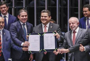Congresso promulga emenda do fim da 6x1; escala 5x2 começa em 60 dias