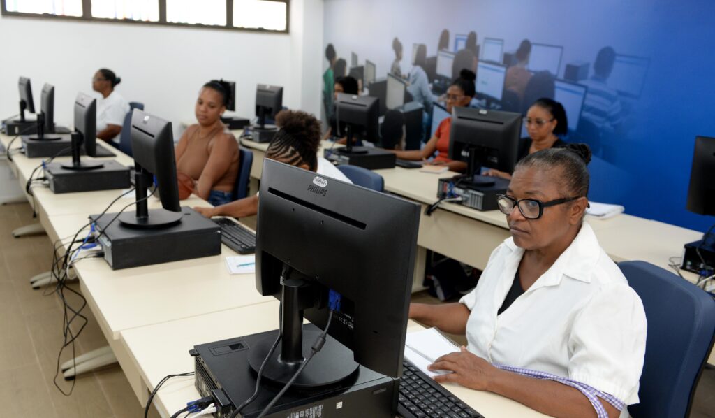 Curso de Inclusão Digital e Ferramentas de Inteligência Artificial começa em CRAS de Narandiba e Brotas – Prefeitura Municipal de Salvador