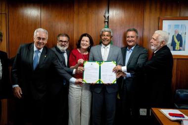Em agenda com Jerônimo Rodrigues, Governo Federal formaliza destinação de R$ 3 bilhões para a Ponte Salvador–Itaparica | SECOM