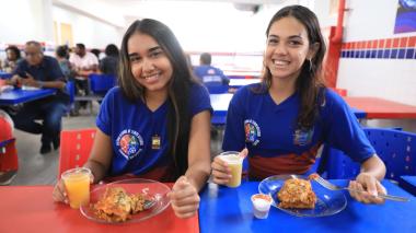 Lasanha no almoço e foco no aprendizado marcam Dia Nacional da Alimentação Escolar nos colégios da rede estadual | SEC