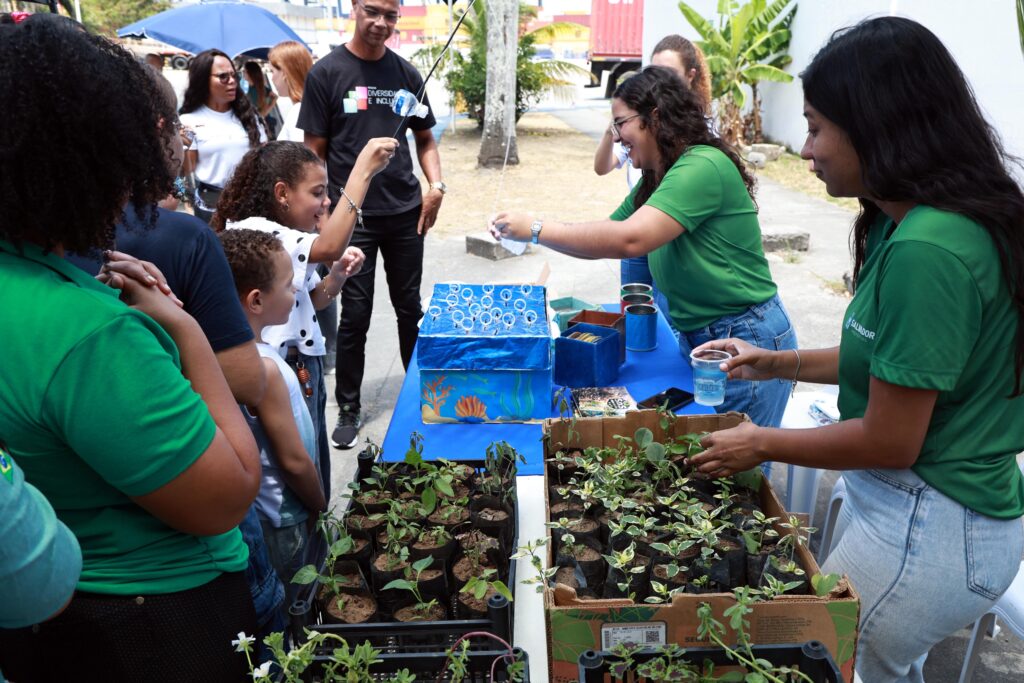 Prefeitura leva jogos educativos e orientações sobre reciclagem à primeira edição do projeto Ogmosa Azul – Prefeitura Municipal de Salvador