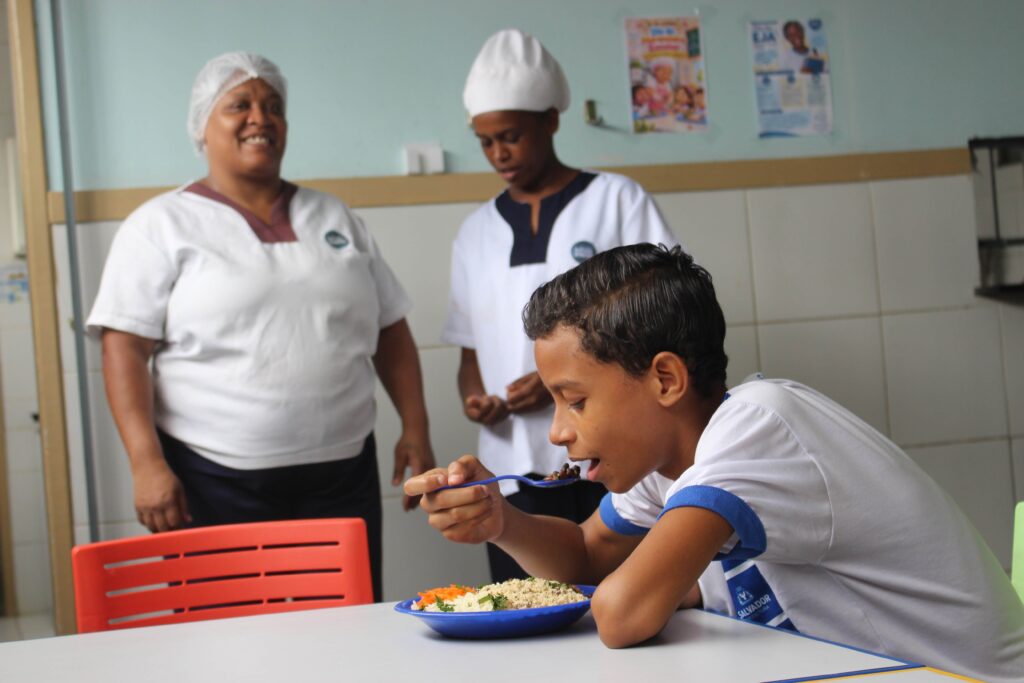 Salvador serve 180 mil refeições balanceadas por dia a 160 mil estudantes da rede municipal – Prefeitura Municipal de Salvador