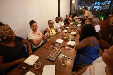 VLT de Salvador e RMS: Empreendedores e marisqueiras do Subúrbio participam de imersão em gastronomia de grande porte | SECOM